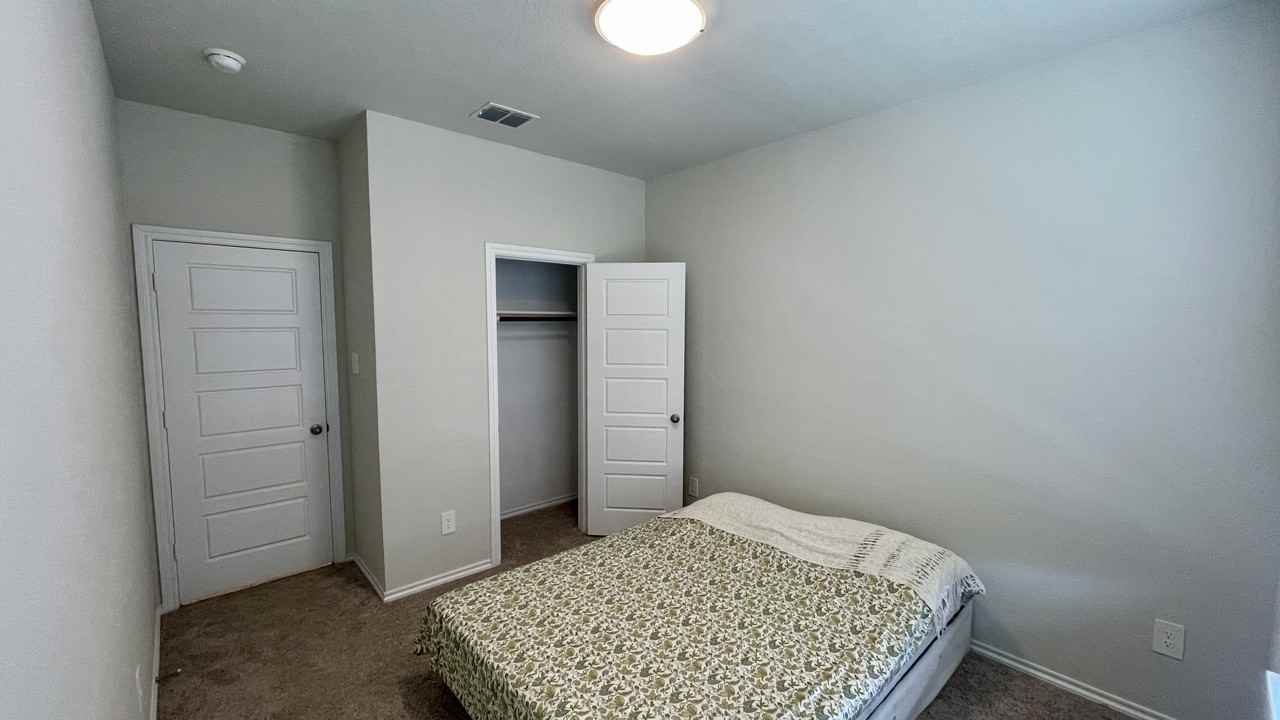 1652 Edgeway Drive - Photo 6 of 11