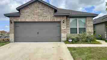 featured image of 1652 Edgeway Drive