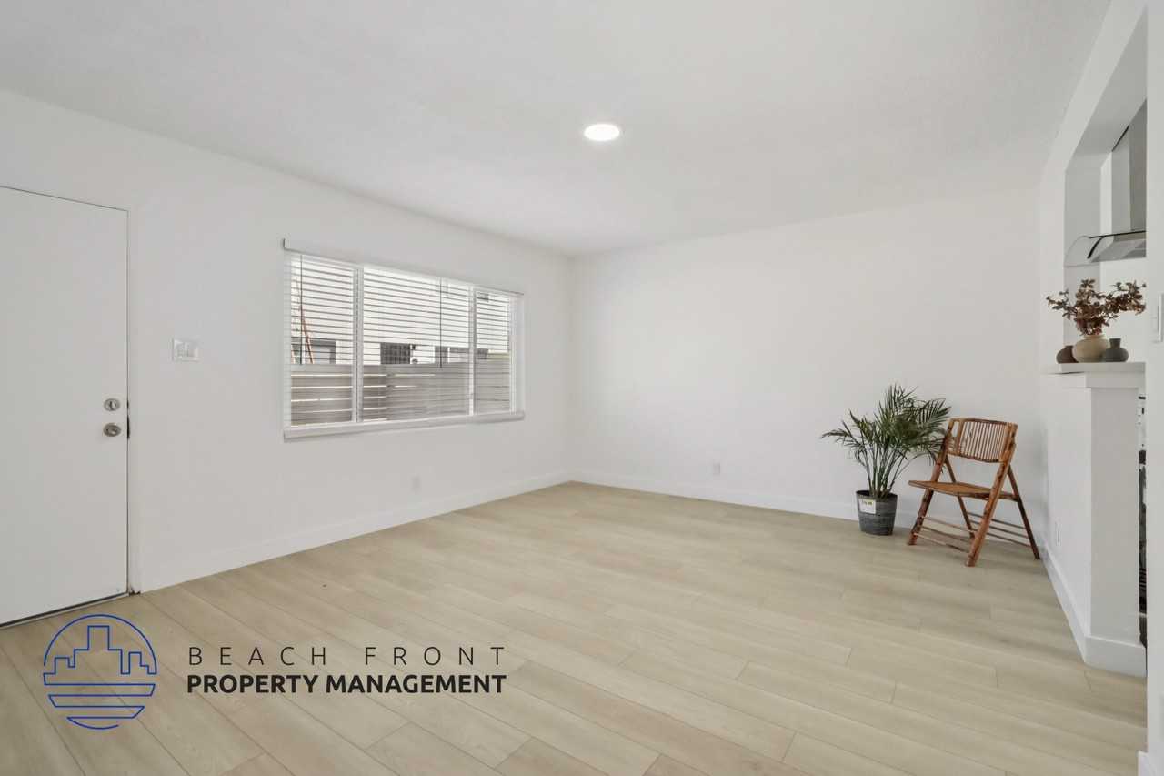 5776 Rostrata Avenue - Photo 4 of 26