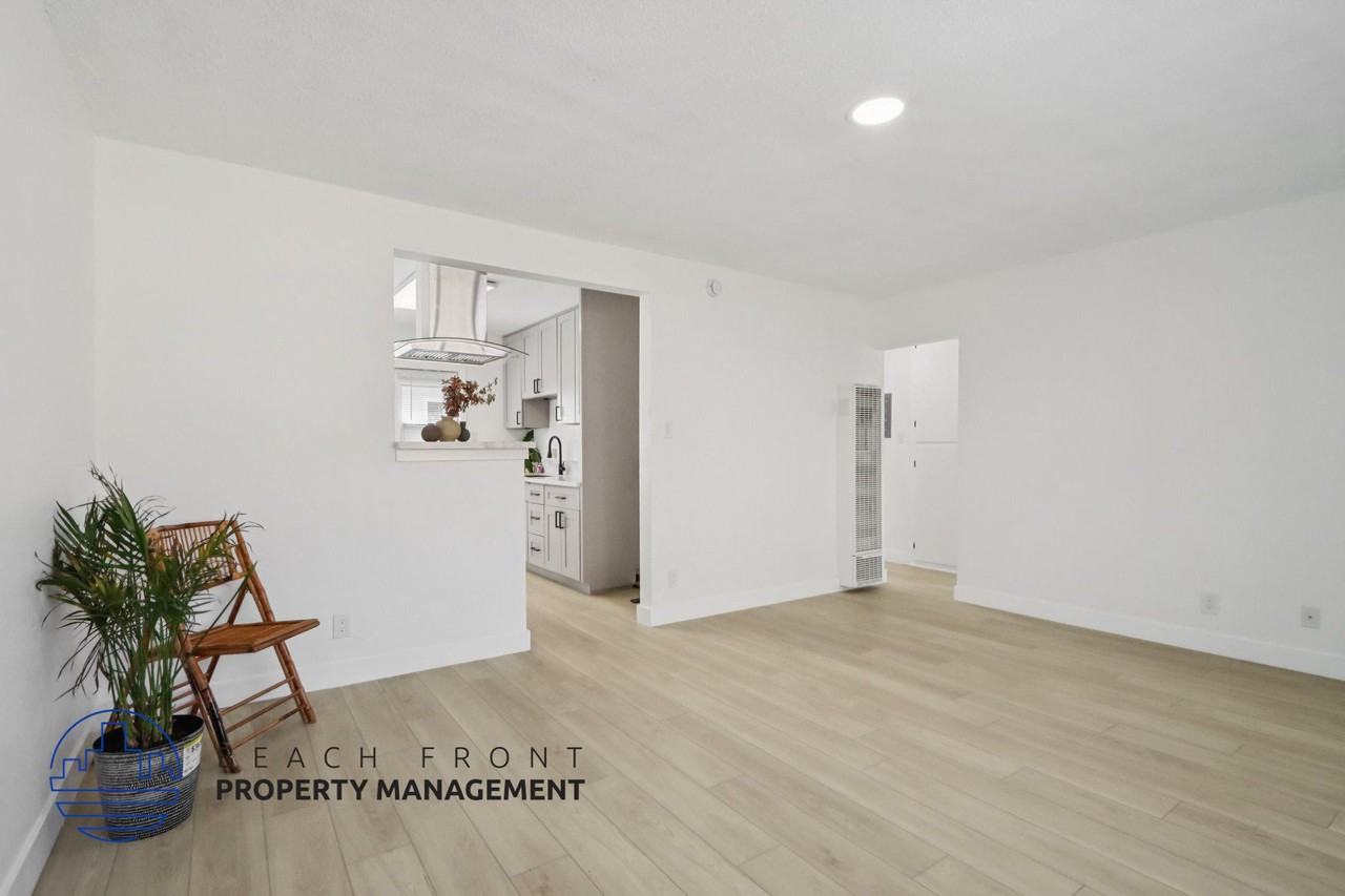 5776 Rostrata Avenue - Photo 5 of 26