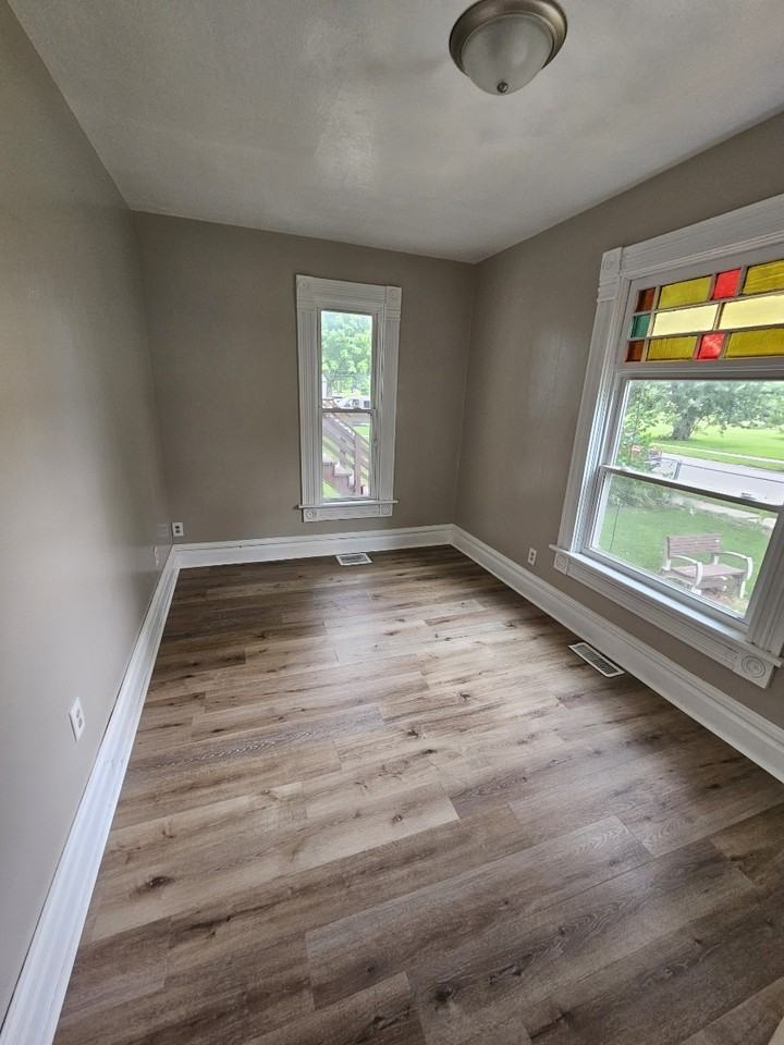 1328 6th Ave - Photo 3 of 10
