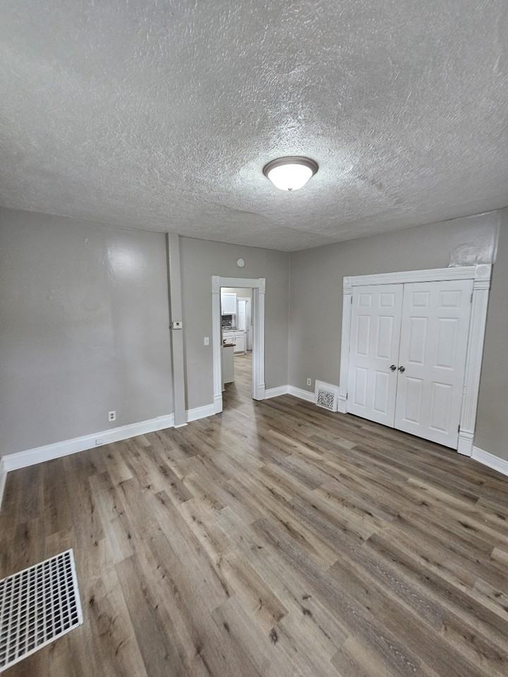 1328 6th Ave - Photo 7 of 10
