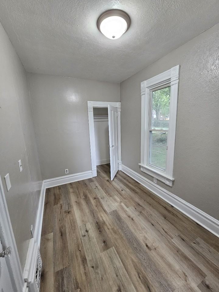 1328 6th Ave - Photo 5 of 10