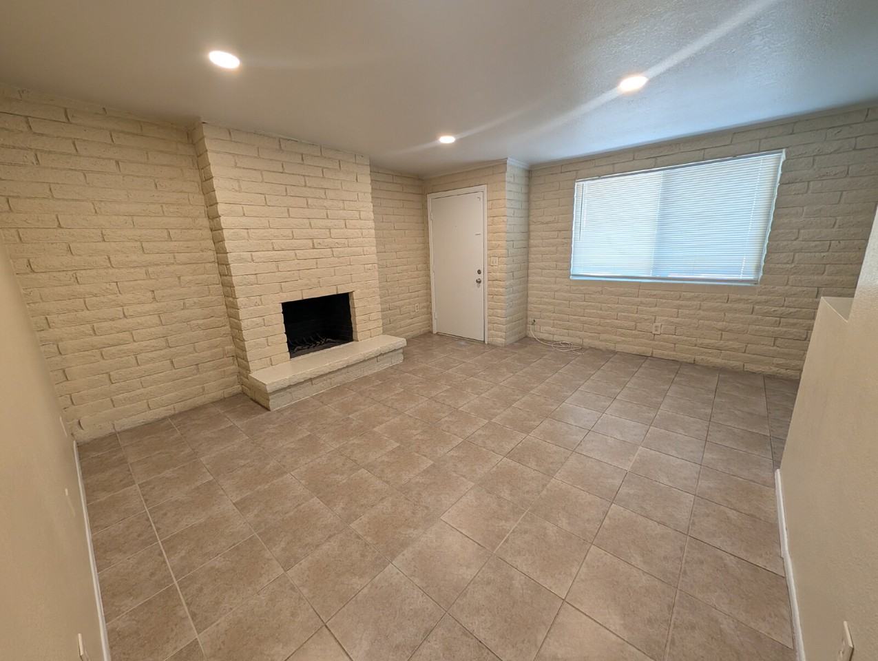 1518 N Bryant Ave - Photo 5 of 11