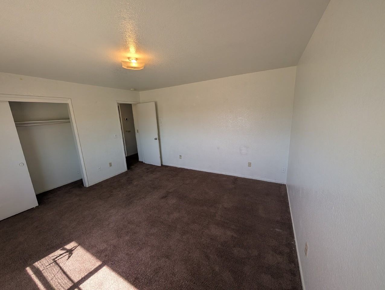 1409 Tomah Ave - Photo 4 of 6
