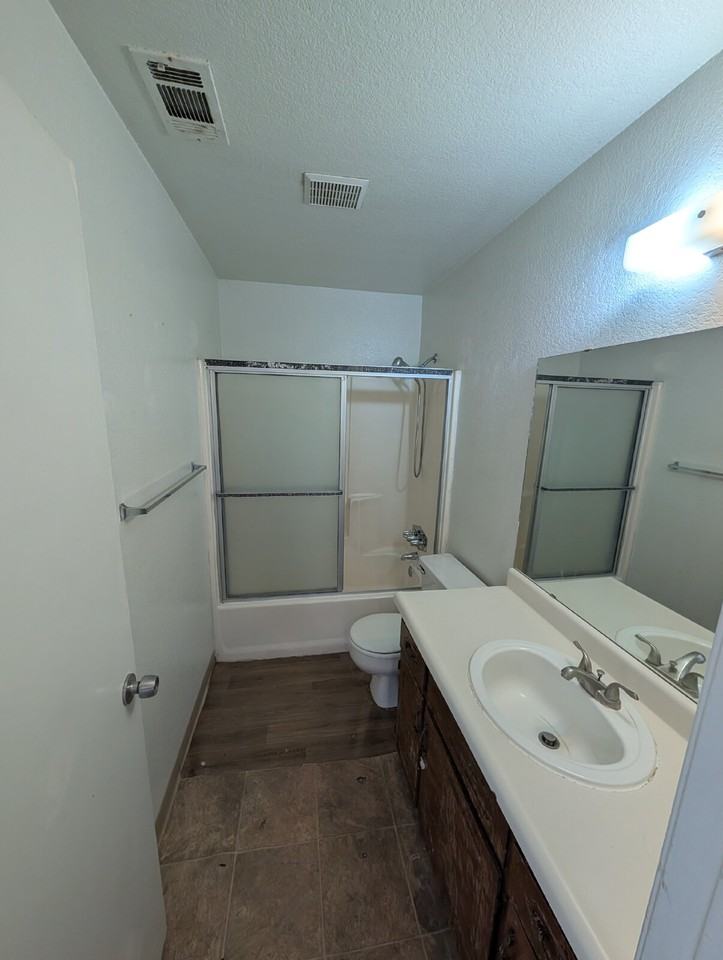 1409 Tomah Ave - Photo 5 of 6