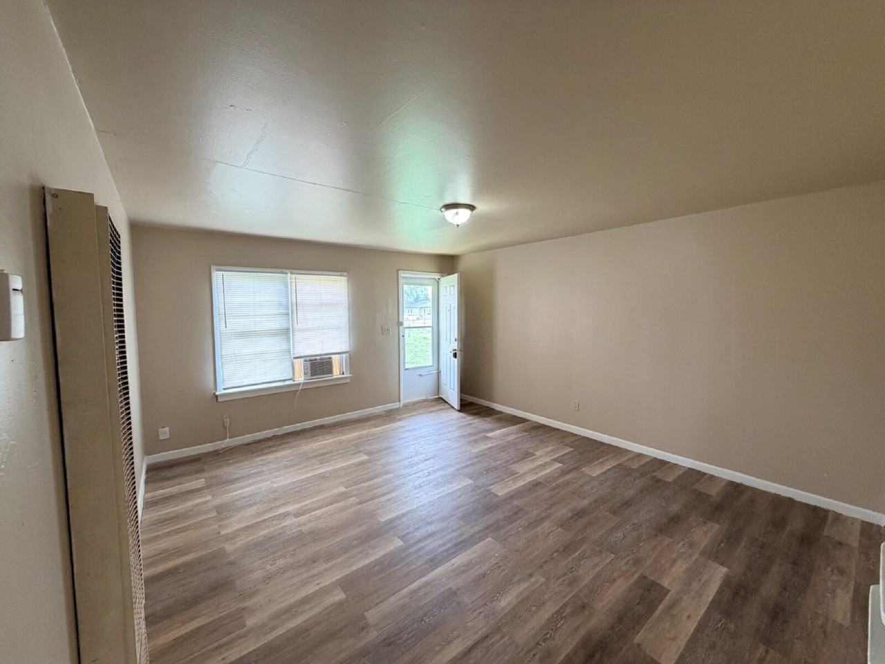 6214 24th St - Photo 2 of 10