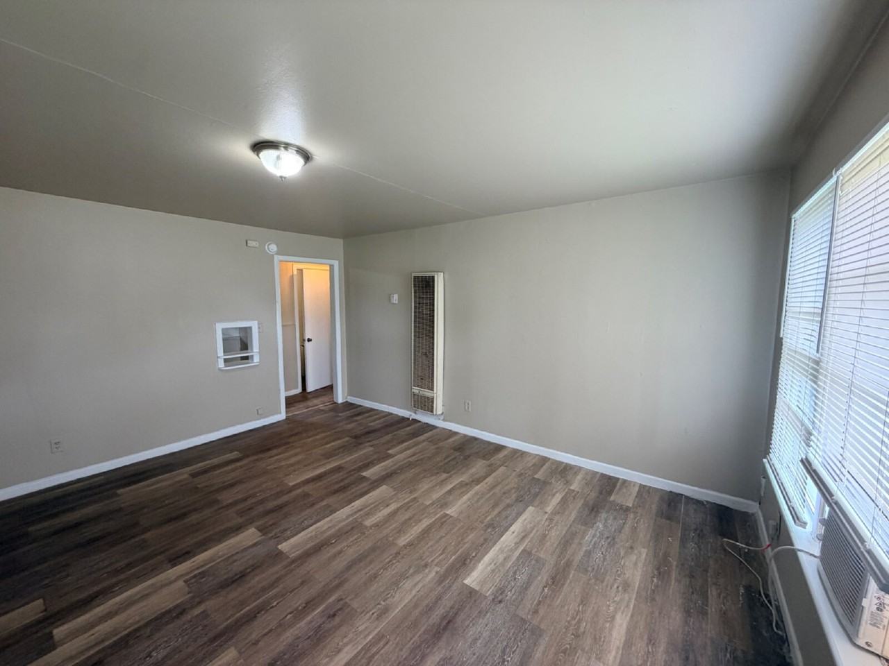 6214 24th St - Photo 3 of 10
