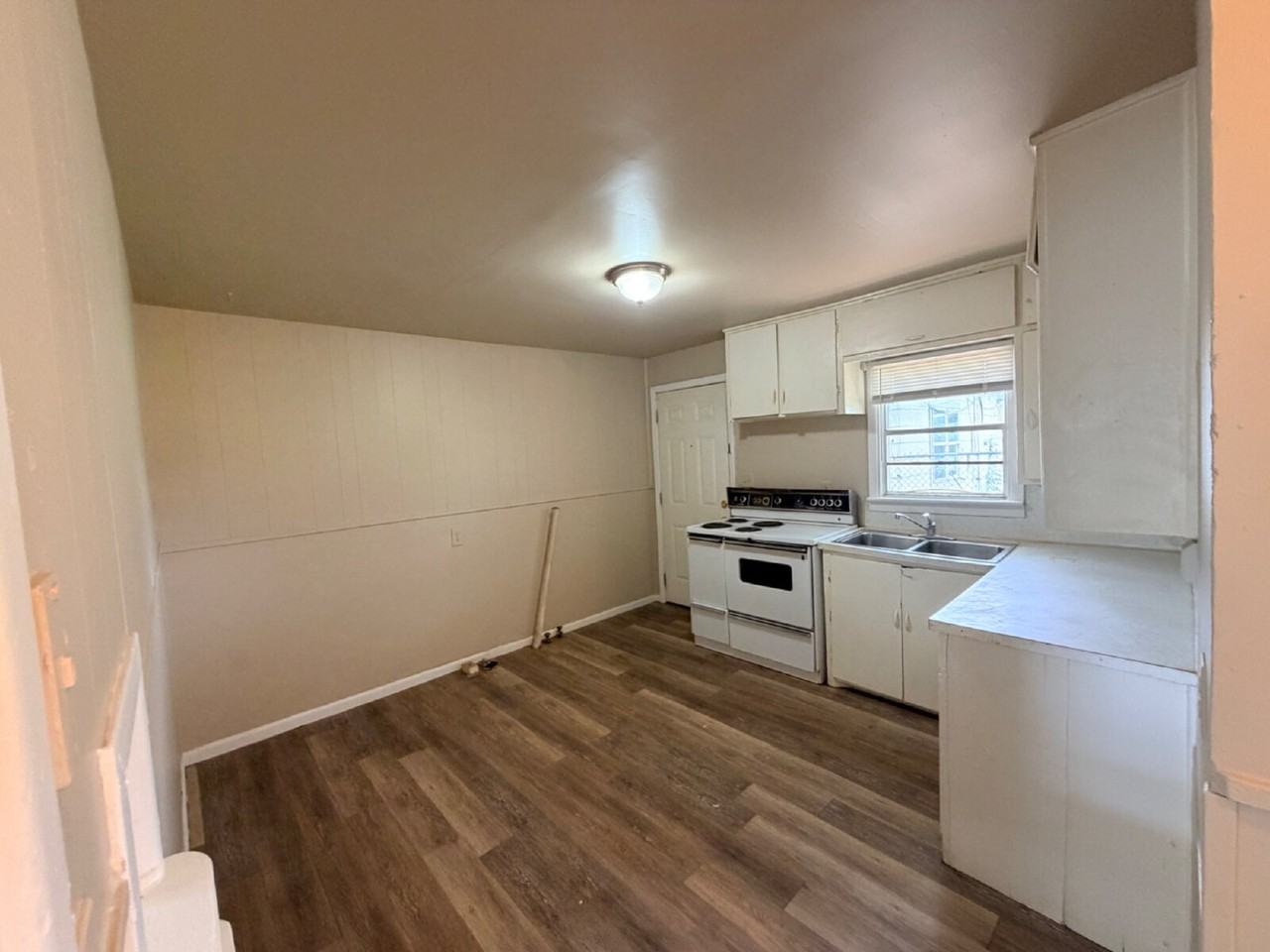 6214 24th St - Photo 4 of 10
