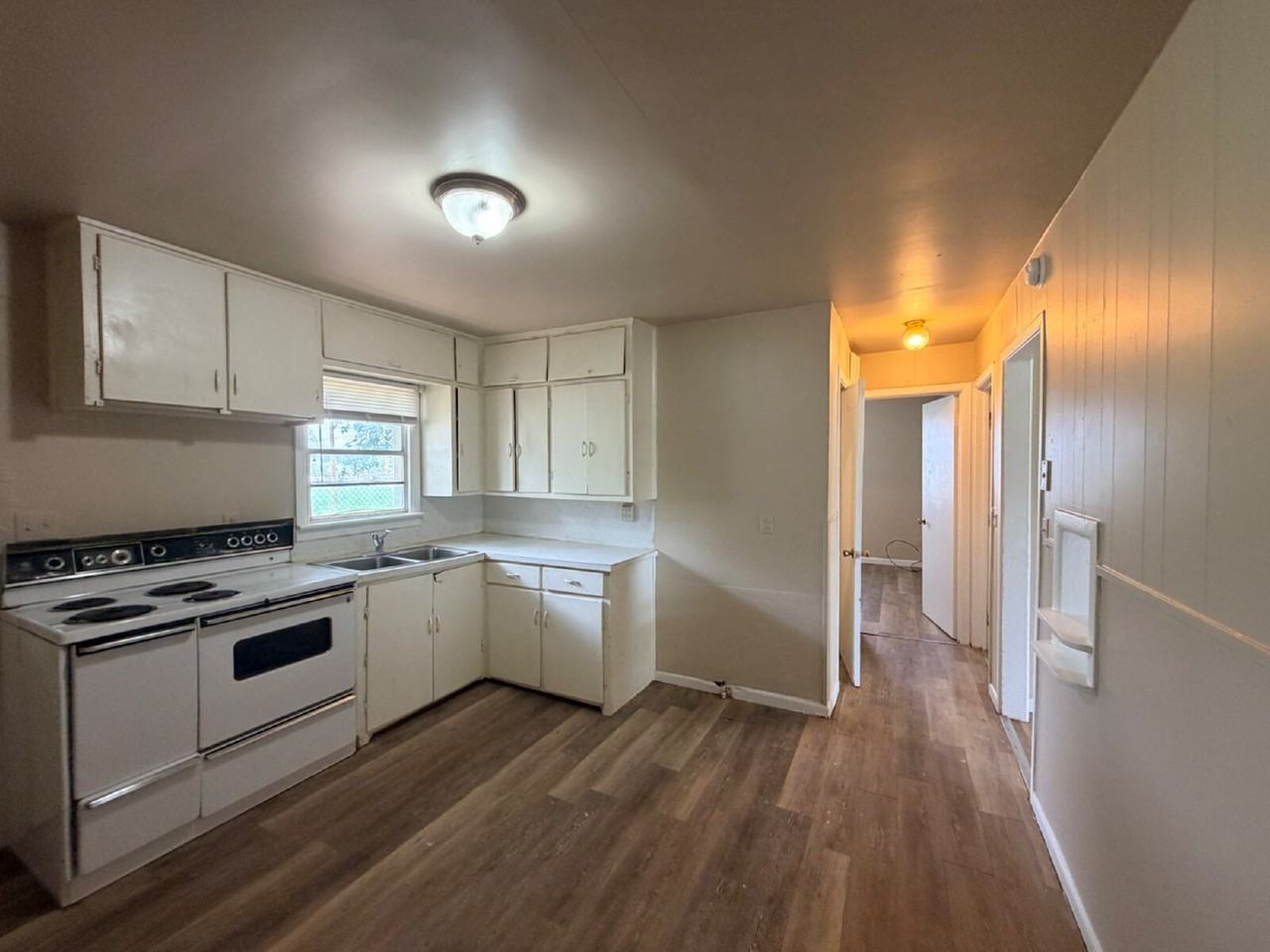 6214 24th St - Photo 5 of 10