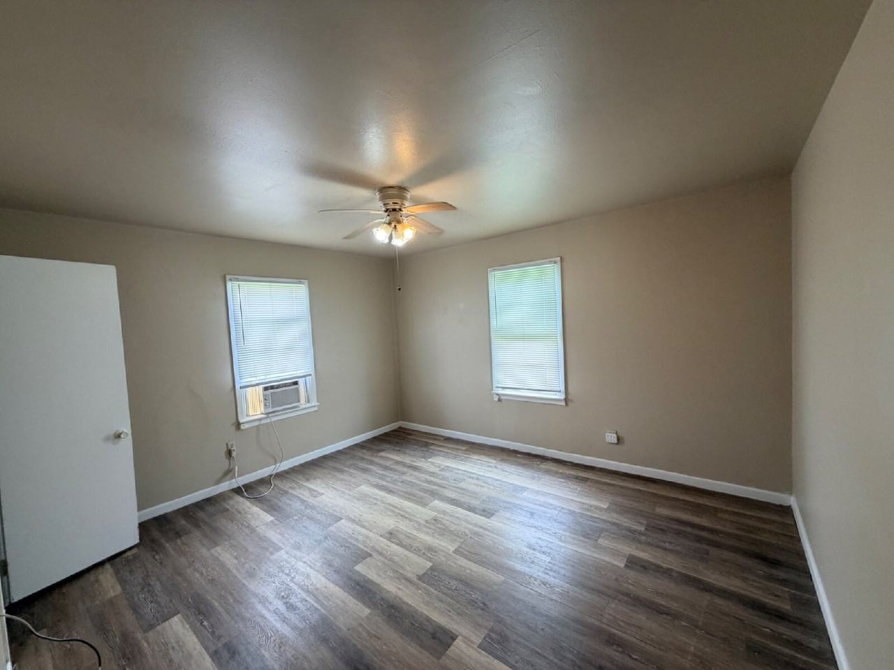 6214 24th St - Photo 7 of 10