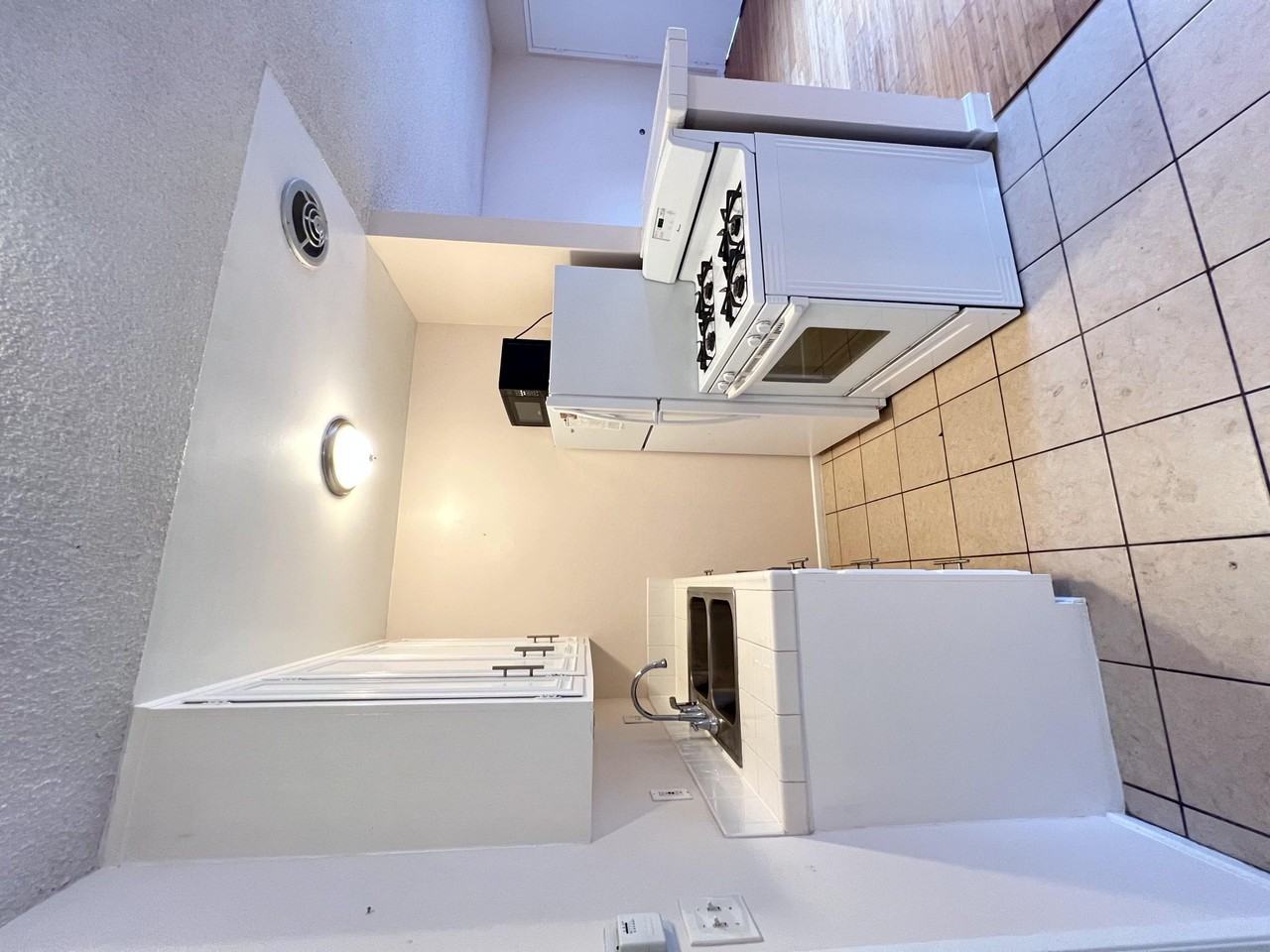 2435 2nd Street - Photo 5 of 7