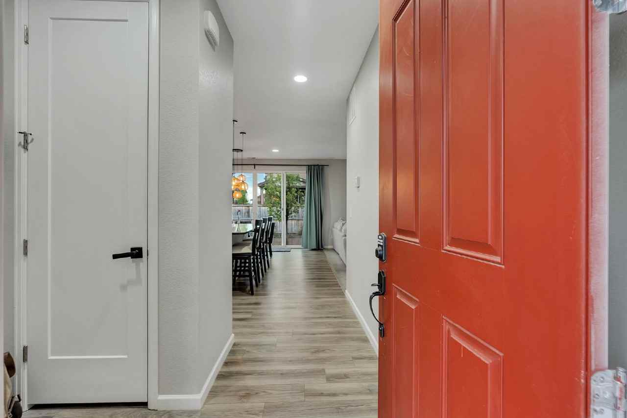 25062 E Cedar Pl - Photo 4 of 29