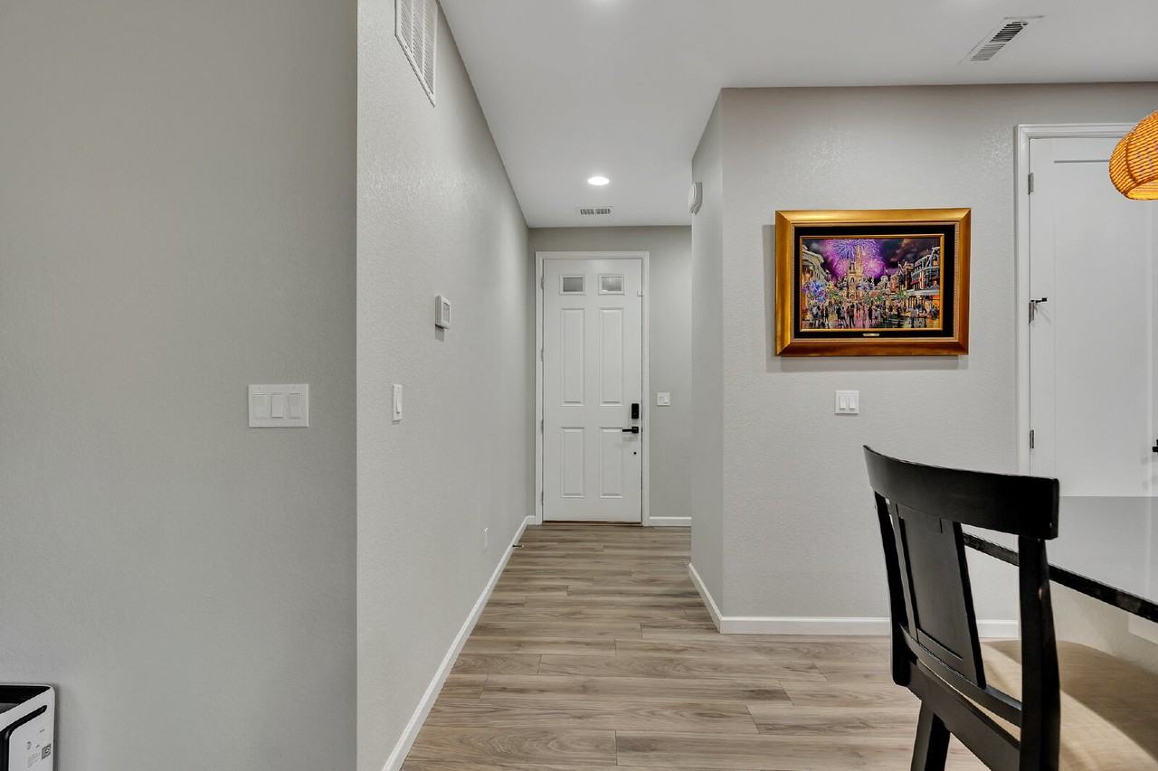 25062 E Cedar Pl - Photo 5 of 29