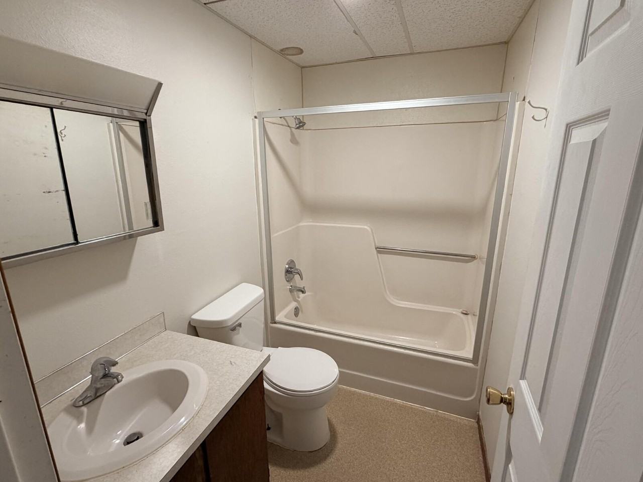 1600 Terrace Dr - Photo 3 of 6