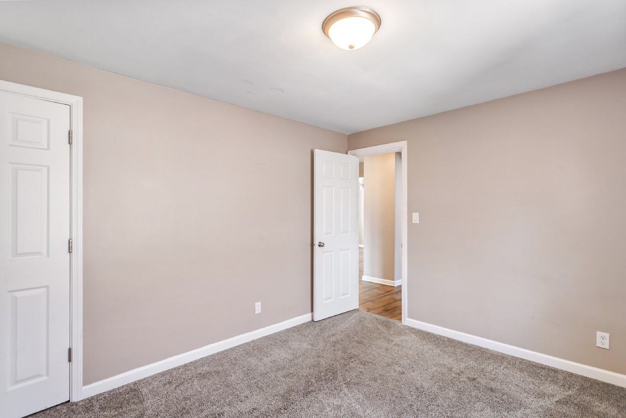5056 N 25th St - Photo 5 of 15