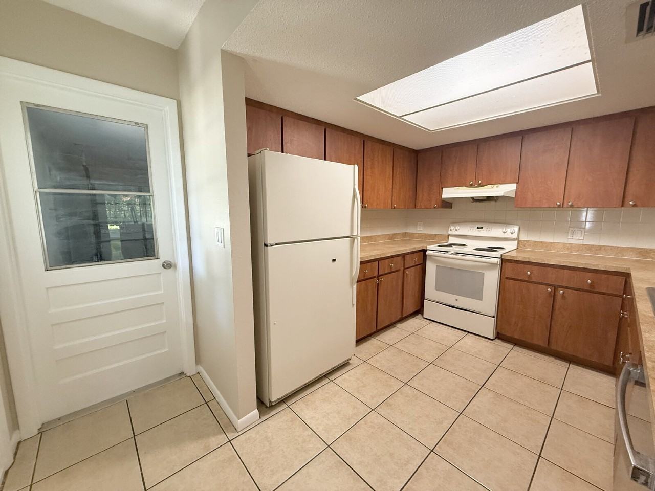 1316 London Ave - Photo 3 of 16