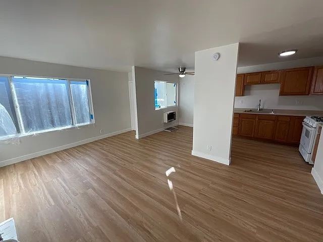 667 Glenfinnan Ave #C - Photo 4 of 17