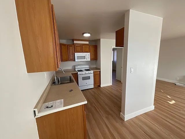 667 Glenfinnan Ave #C - Photo 6 of 17