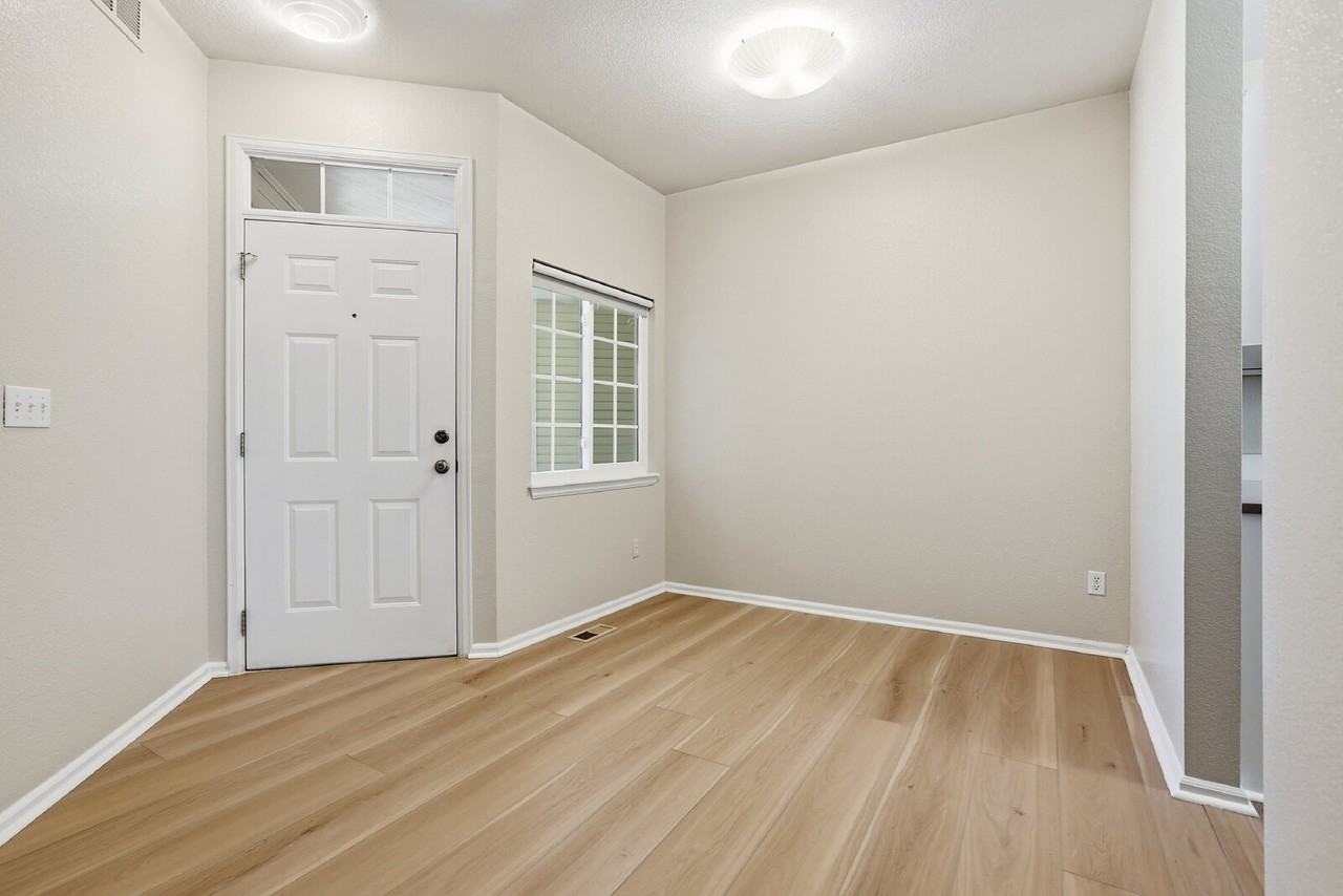 241 Quari St - Photo 5 of 42
