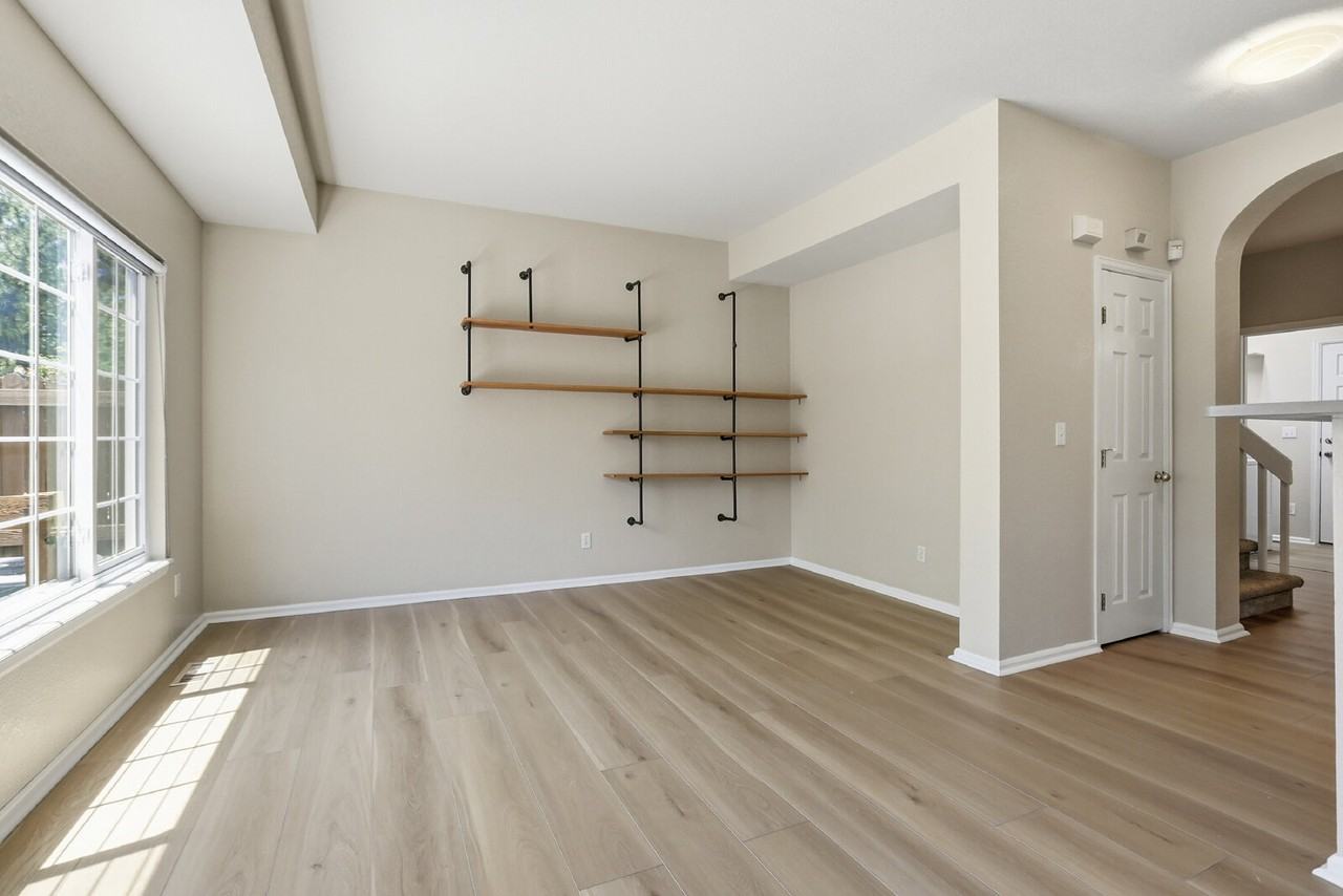 241 Quari St - Photo 6 of 42
