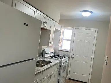 1009 Lilley Ave #A - Photo 2 of 5