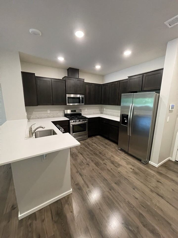 16173 Nw Reliance Ln - Photo 6 of 23
