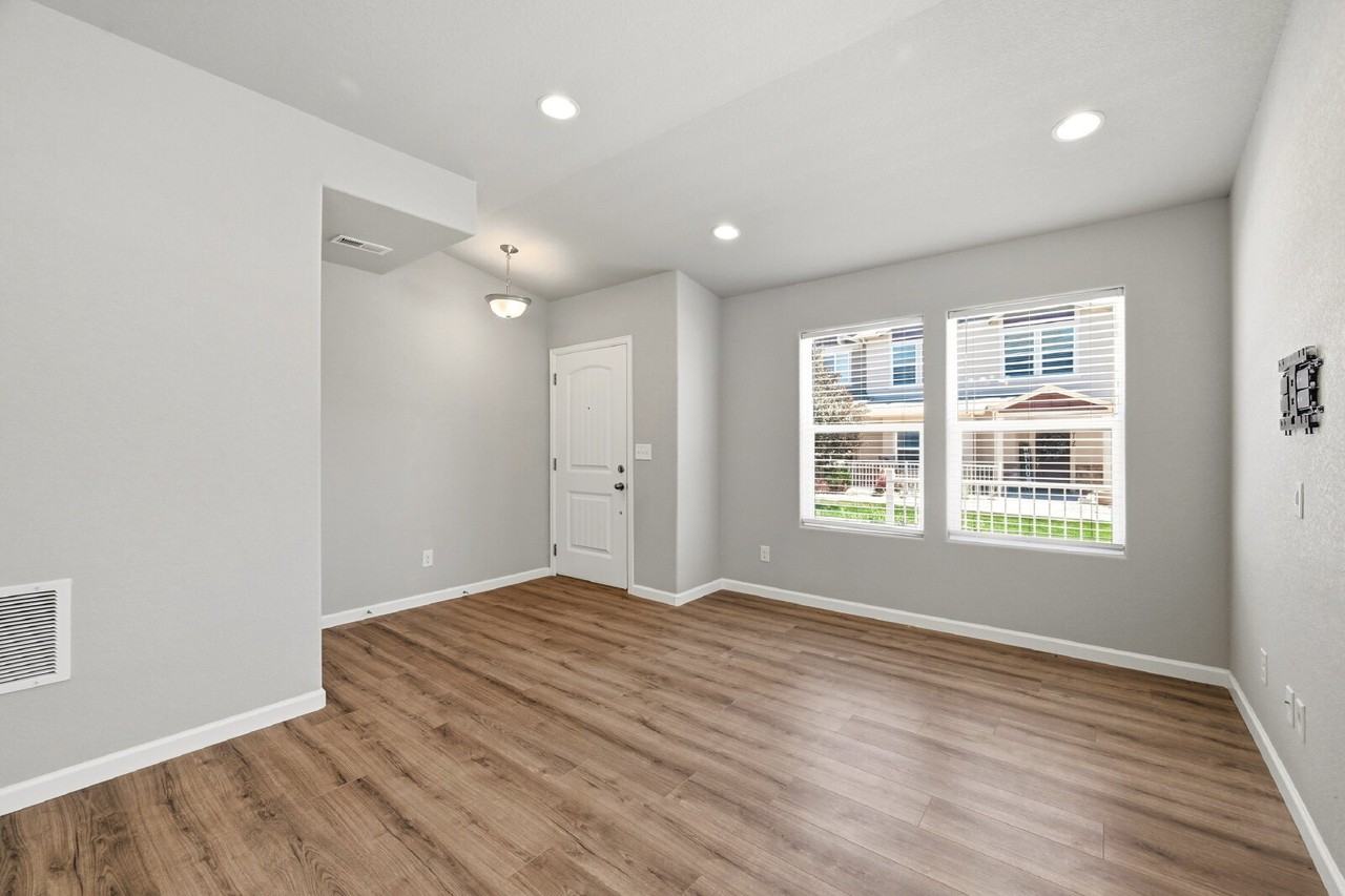 6235 White Wolf Pt - Photo 6 of 35