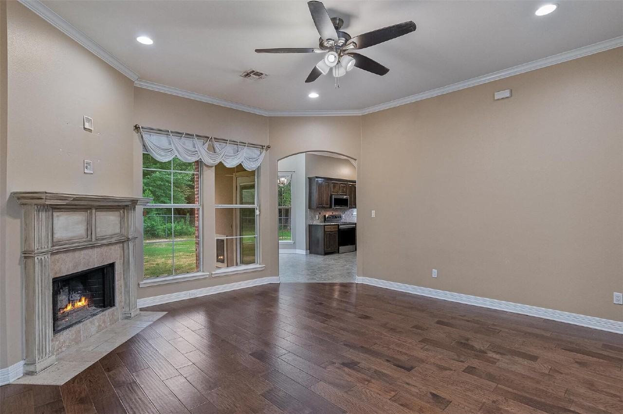 133 Lone Oak St - Photo 6 of 20