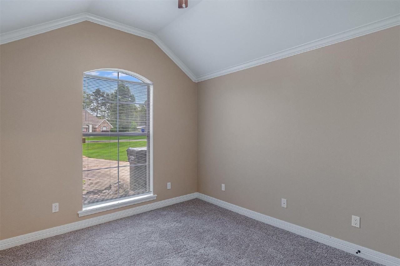133 Lone Oak St - Photo 7 of 20