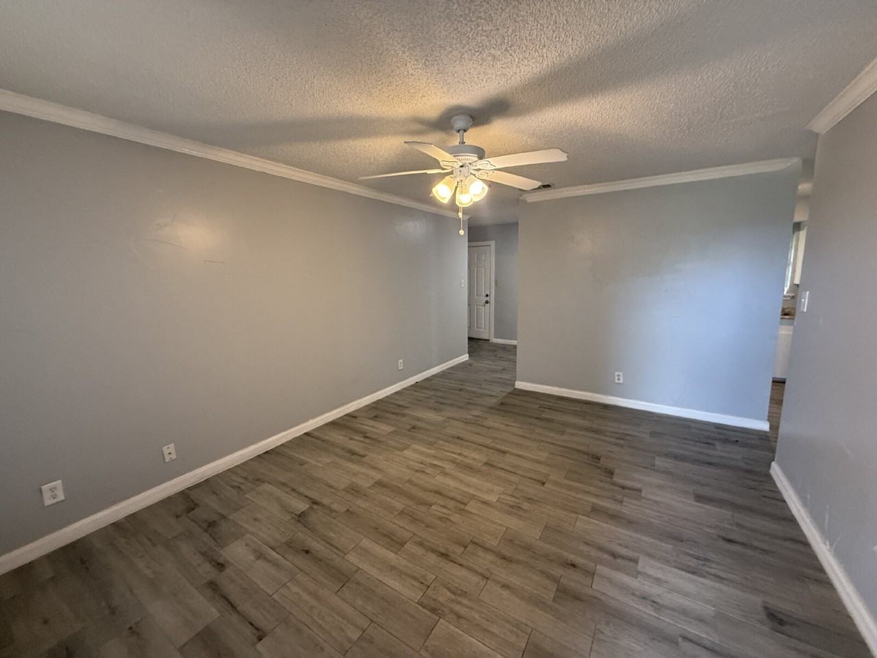 100 E Brown St - Photo 2 of 21