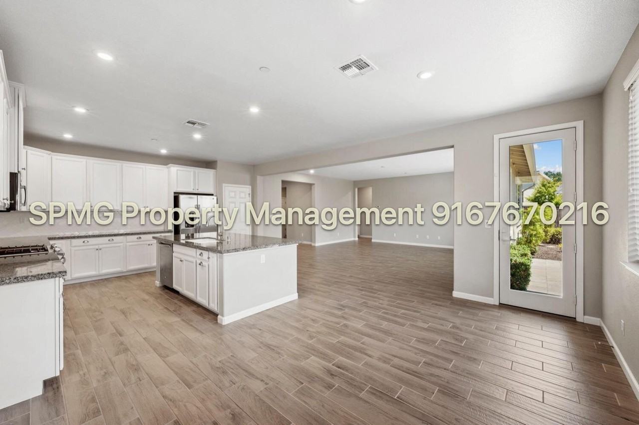 5649 Black Willow St - Photo 5 of 25