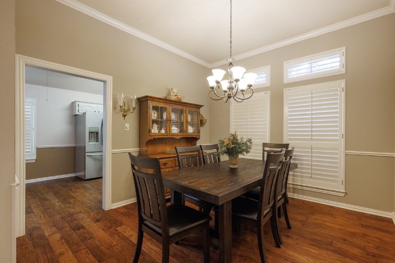 3726 Pensacola Dr - Photo 6 of 50