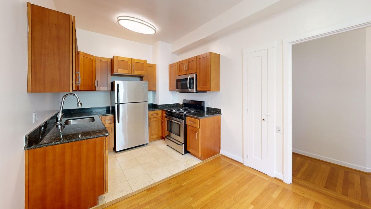 1735 Van Ness - Photo 4 of 25