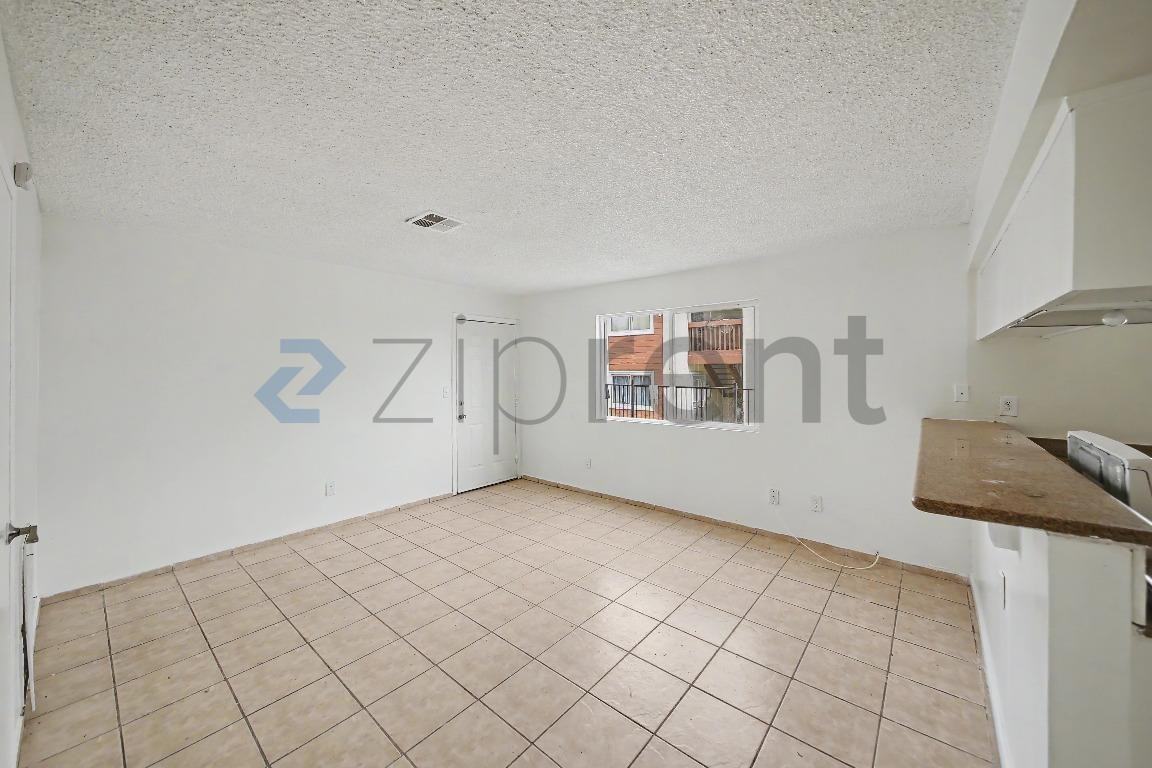 1308 Flower St #A - Photo 6 of 12