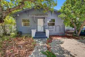 featured image of 238 Ne 57th St