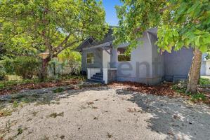 featured image of 238 Ne 57th St