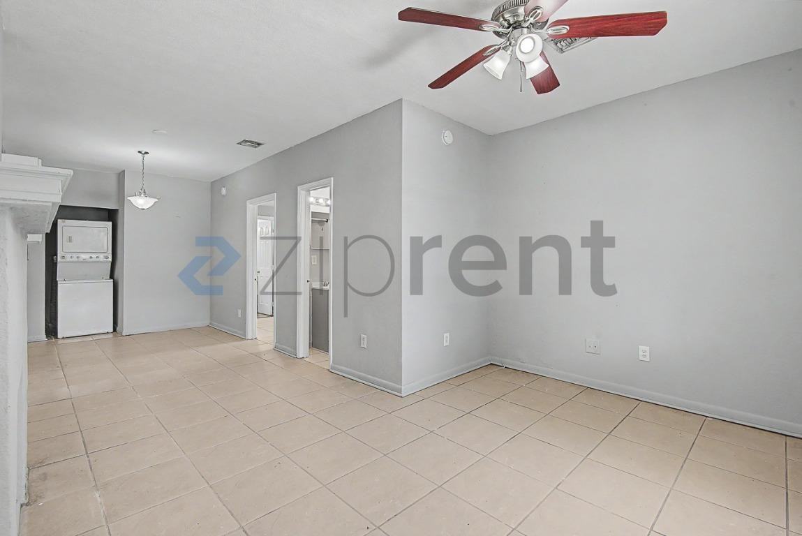 238 Ne 57th St - Photo 4 of 18