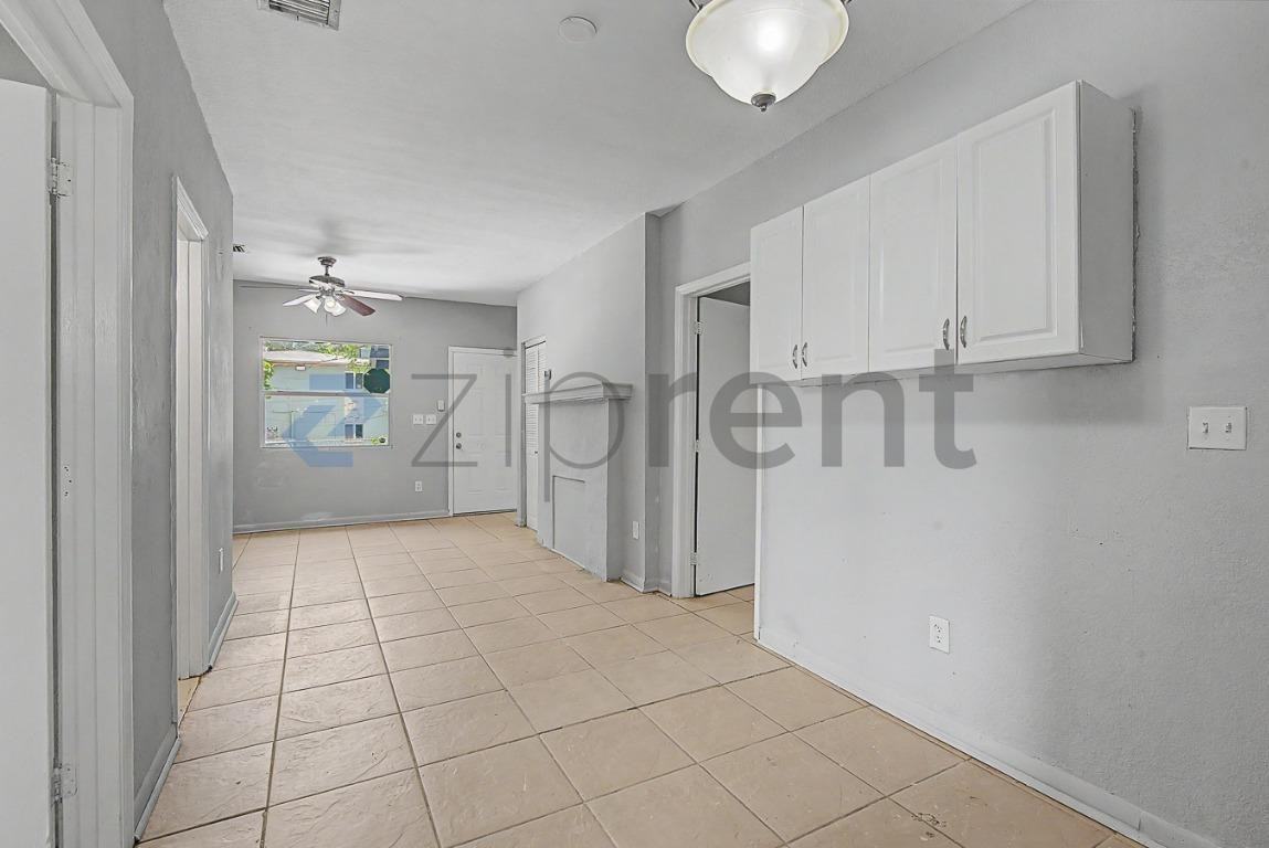 238 Ne 57th St - Photo 6 of 18