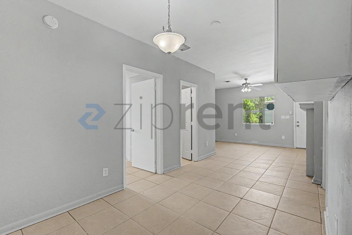 238 Ne 57th St - Photo 7 of 18