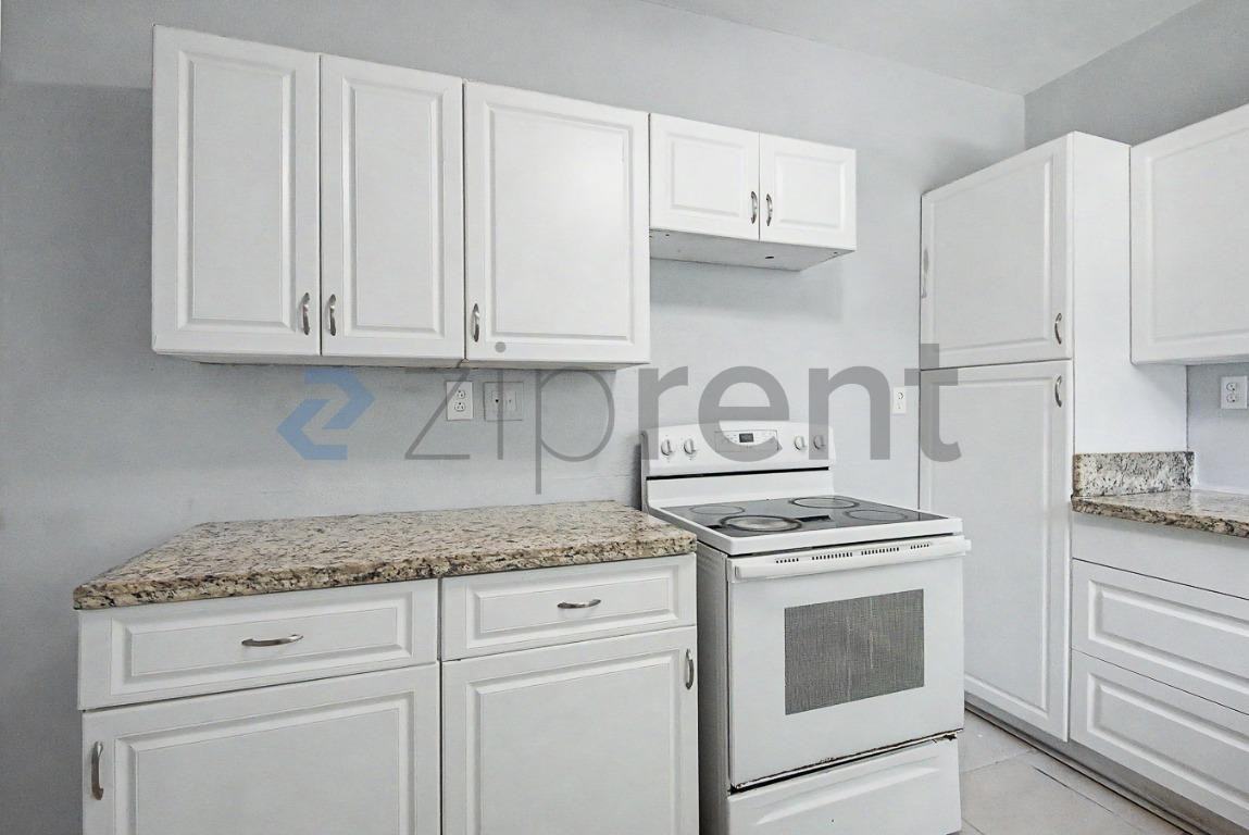 238 Ne 57th St - Photo 2 of 15