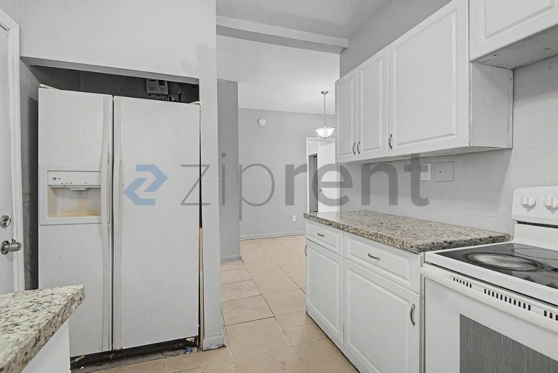 238 Ne 57th St - Photo 4 of 15