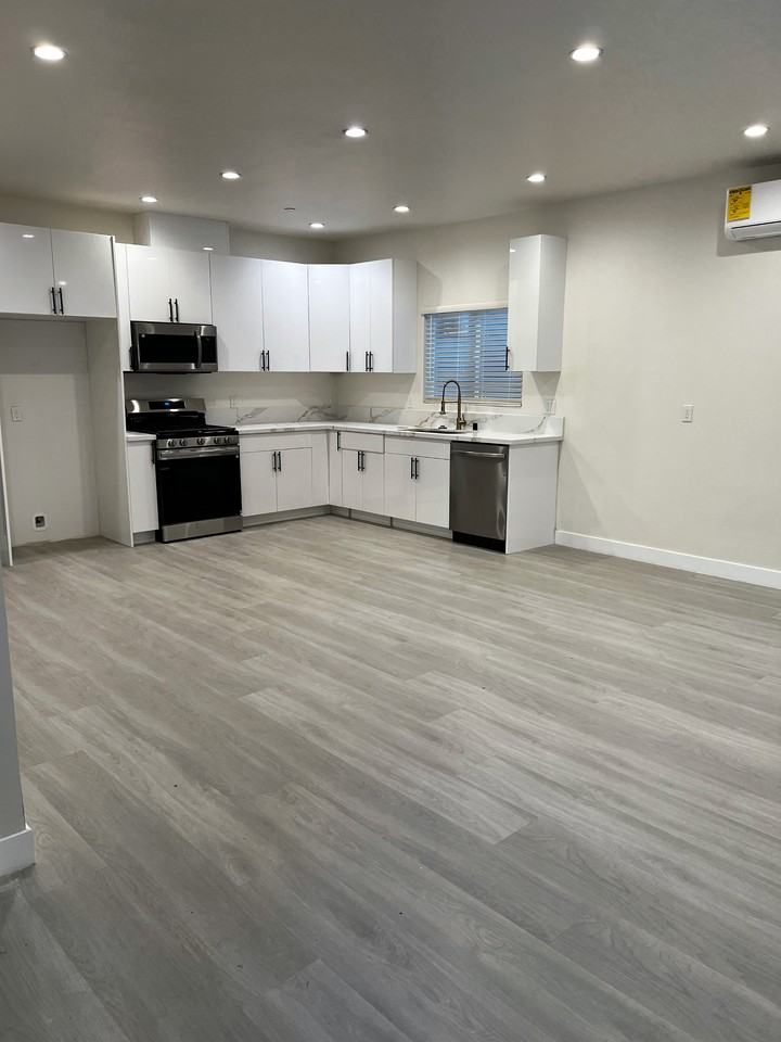 7021 Jamieson Ave #NA - Photo 7 of 33