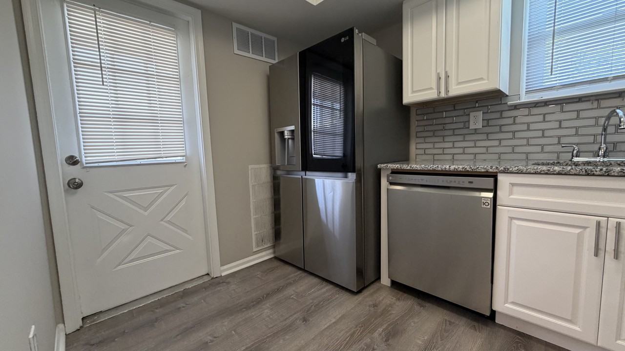 4548 Rosemarie Dr #NA - Photo 5 of 27