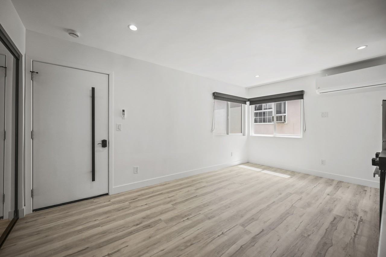 111 S Normandie Ave #14 - Photo 7 of 14