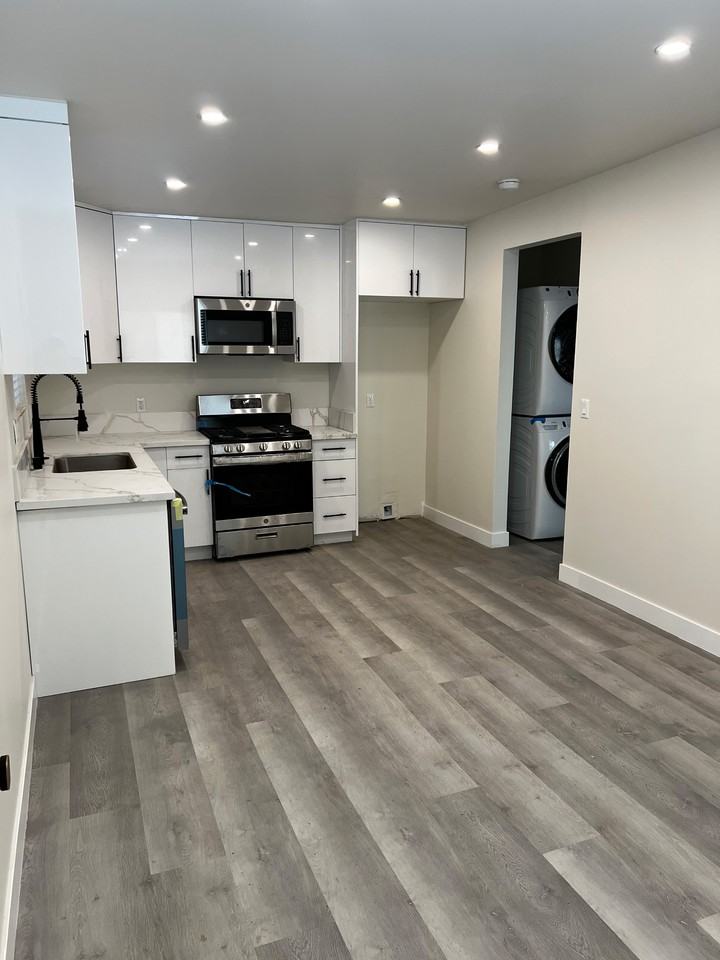 7017 Jamieson Ave #NA - Photo 6 of 16