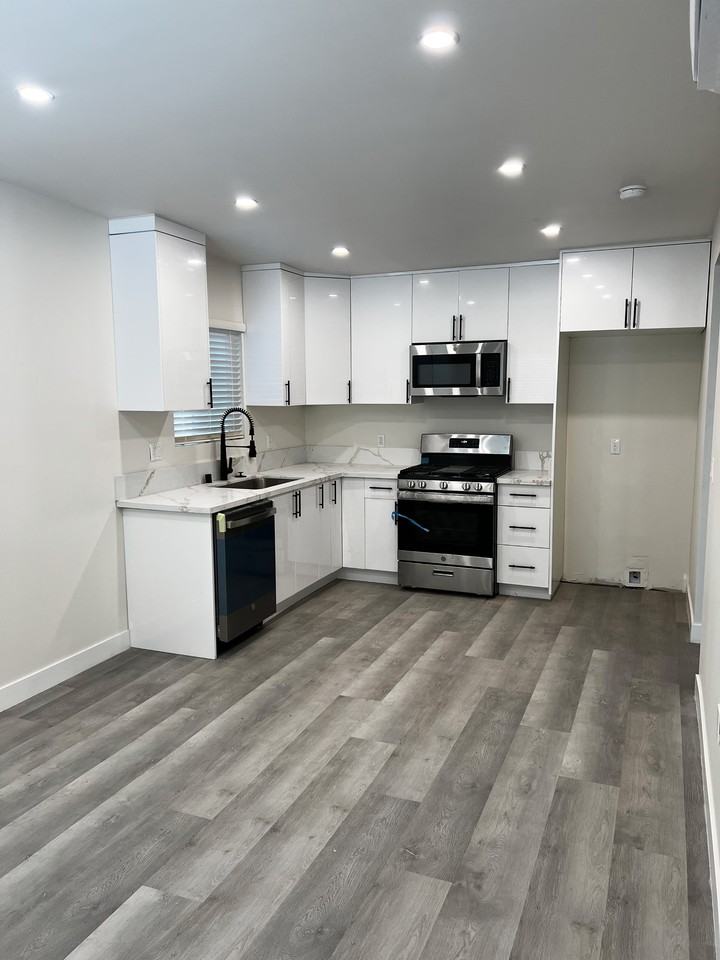 7017 Jamieson Ave #NA - Photo 7 of 16