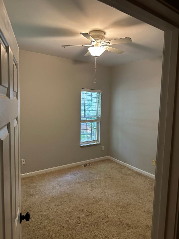 16104 Epiphany Ct - Photo 3 of 12