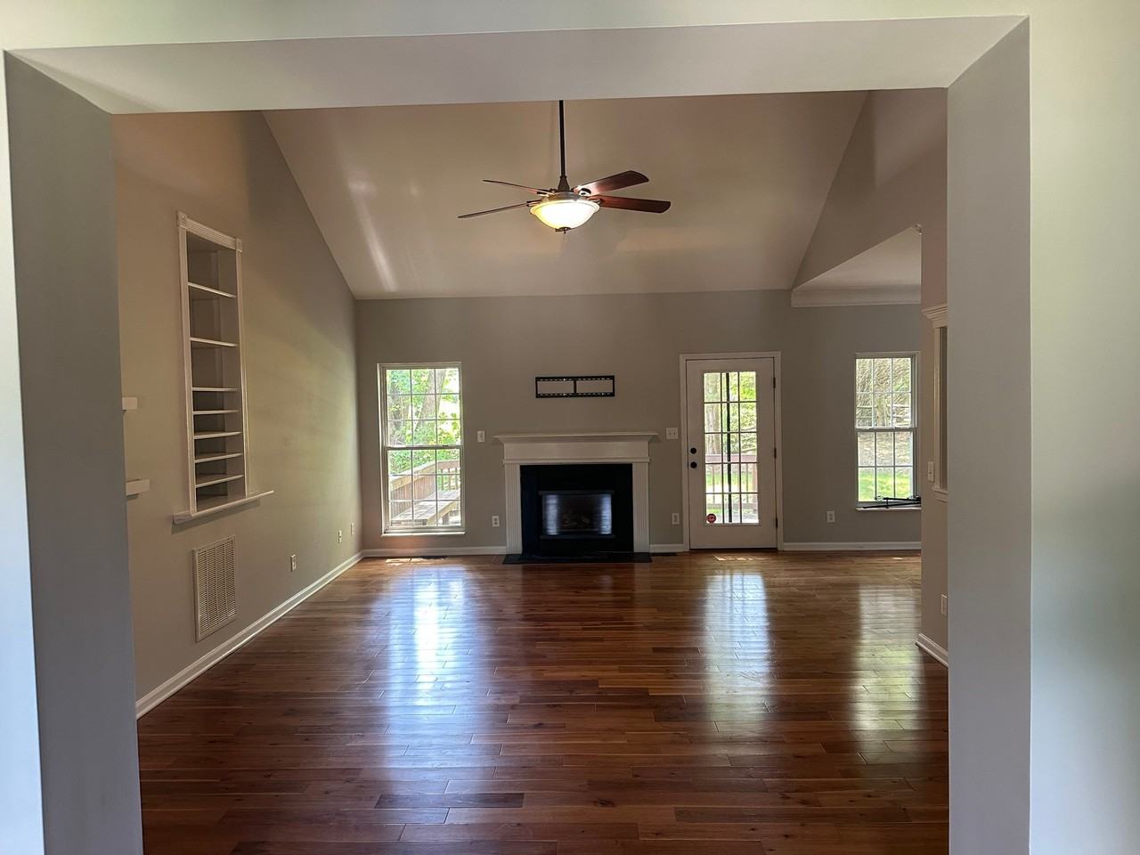 16104 Epiphany Ct - Photo 6 of 12