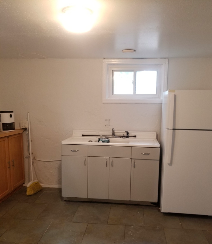 1617 6th Ave #B - Photo 3 of 12